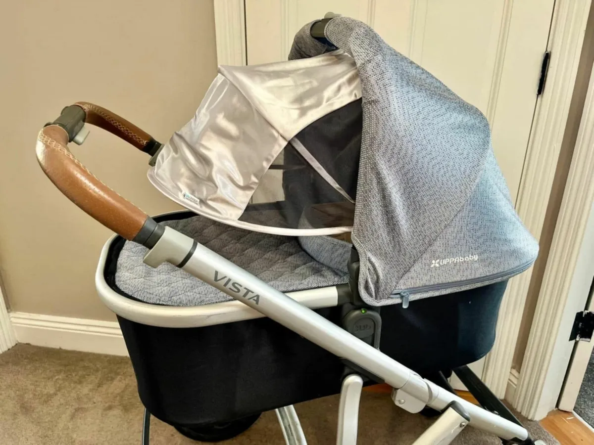 Bay travel system immaculate condition - Image 1