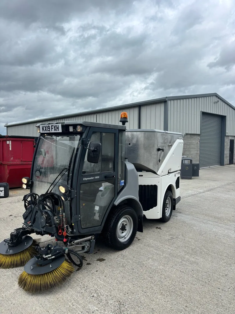Hako 1600 sweeper - Image 1