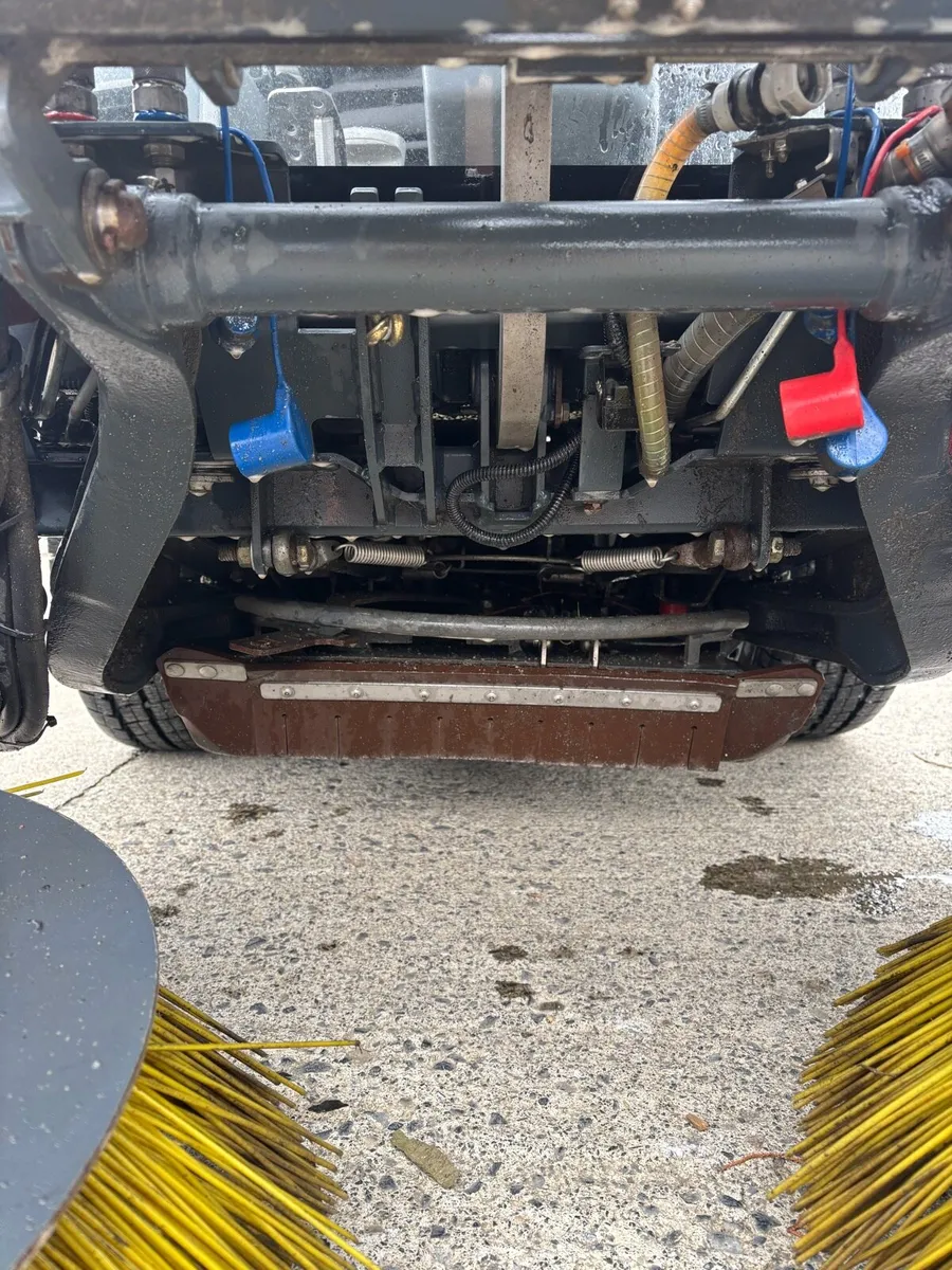 Hako 1600 sweeper - Image 4