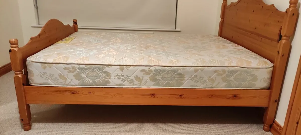 Honey pine bed.Spotless mattress