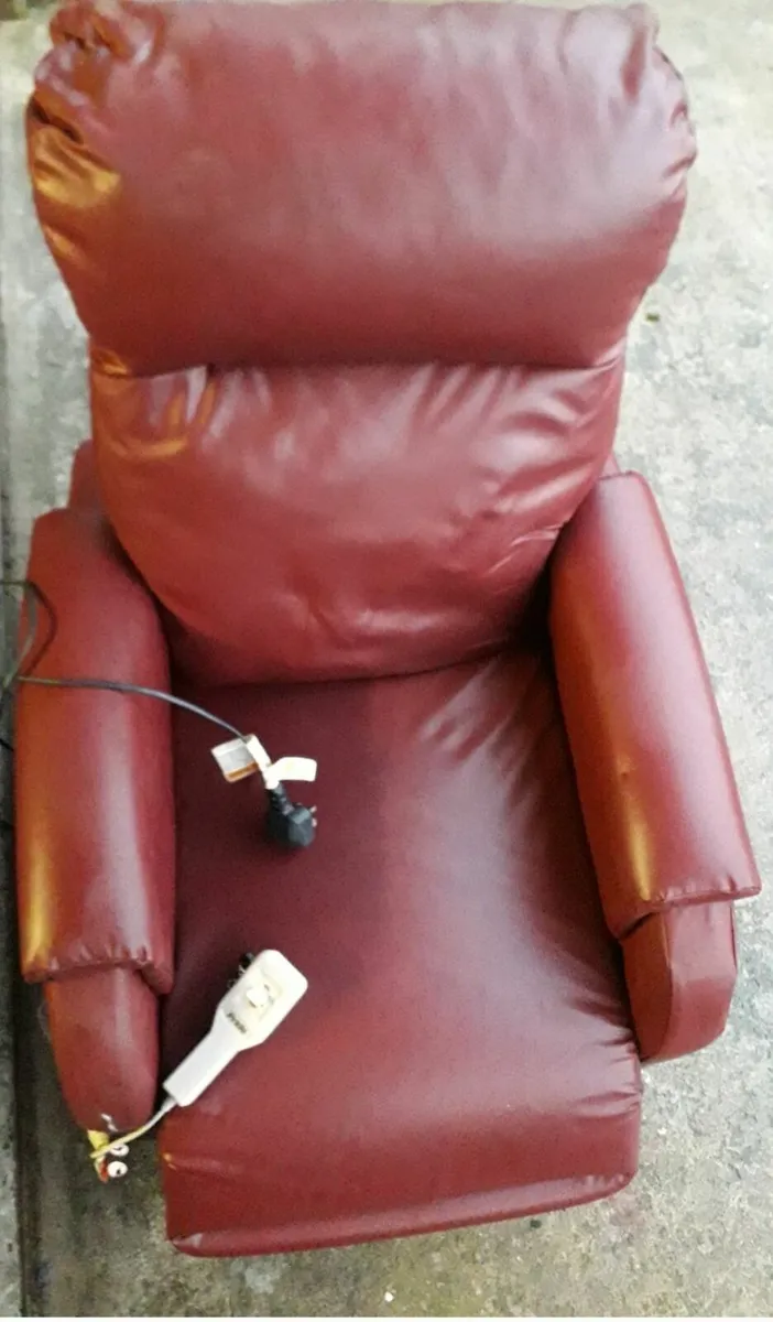 Electric recliner chair - Image 1