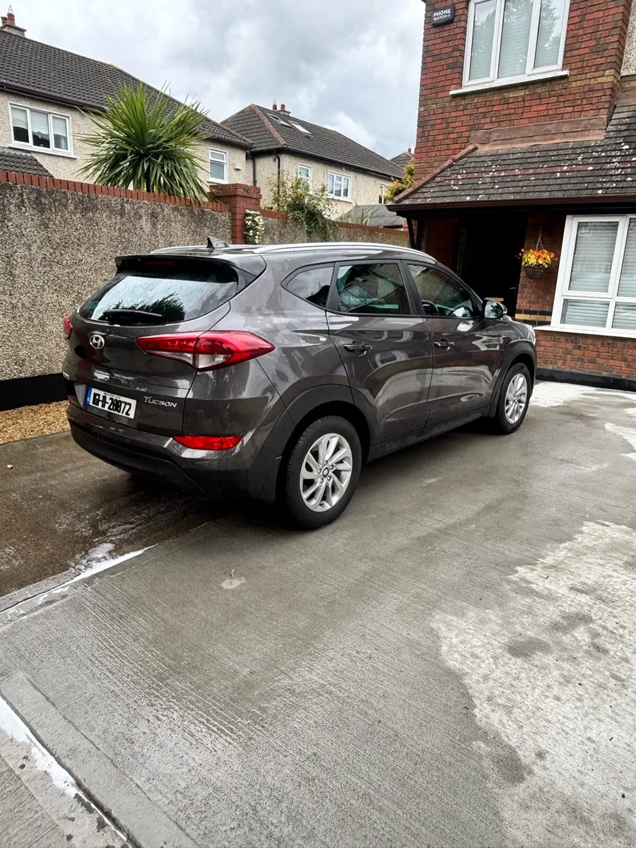 Car - Image 4