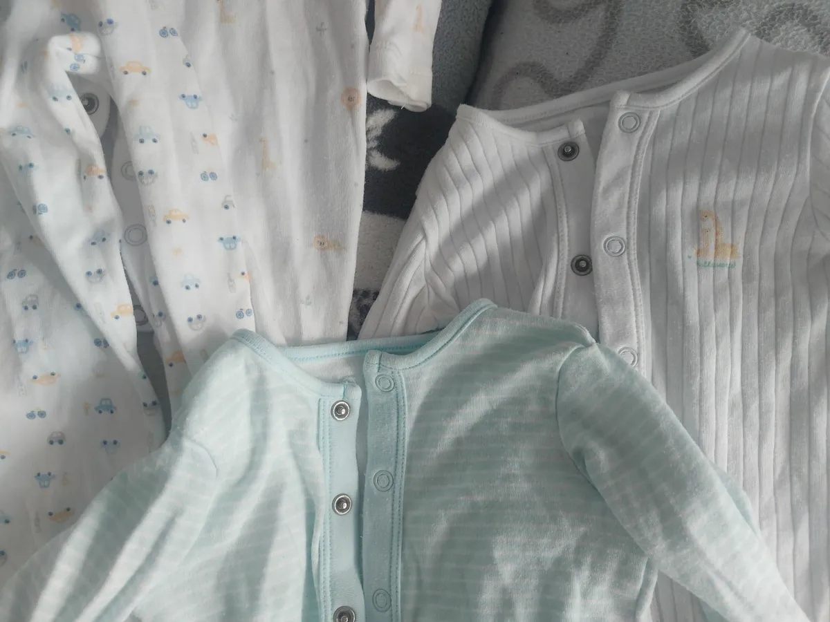 Baby clothes 6-9 months - Image 4
