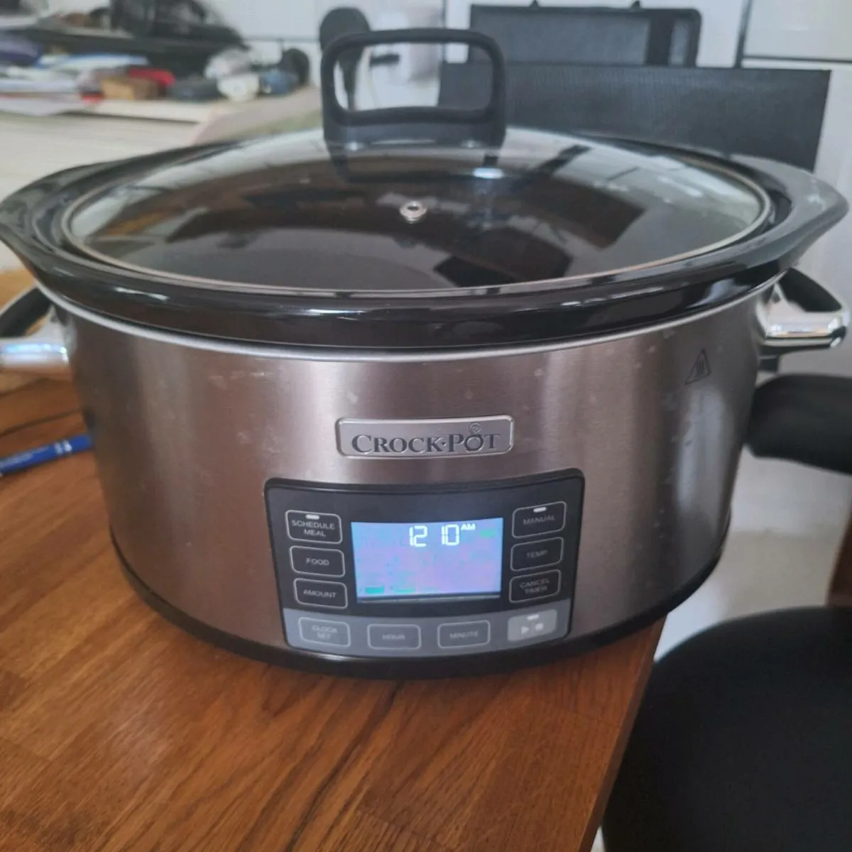 Crock pot, slow cooker