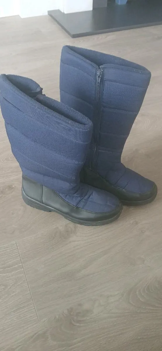 Snow boots skiing brand new size 6 - Image 1