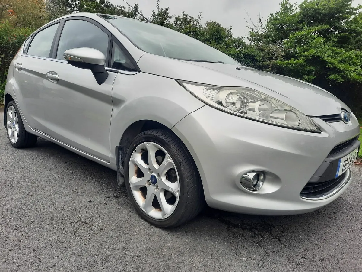 Fiesta 1.25 zetec tax & test - Image 1