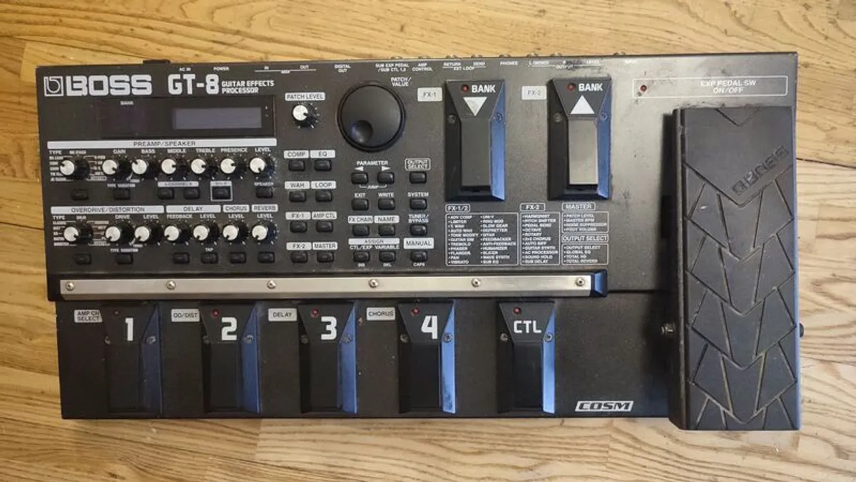 Boss GT8 multi-effects - Image 1