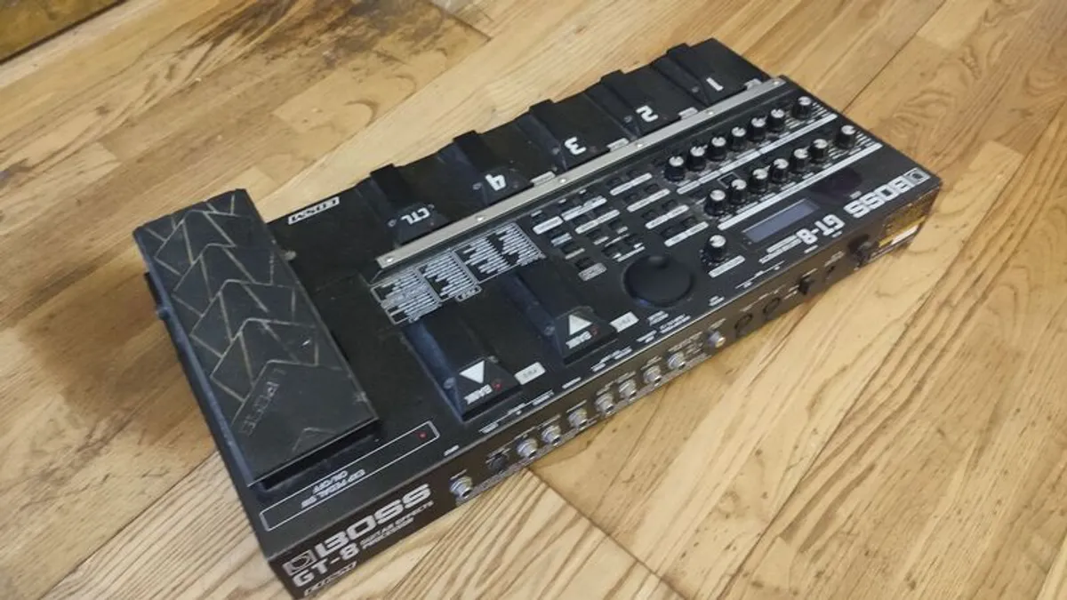Boss GT8 multi-effects - Image 3