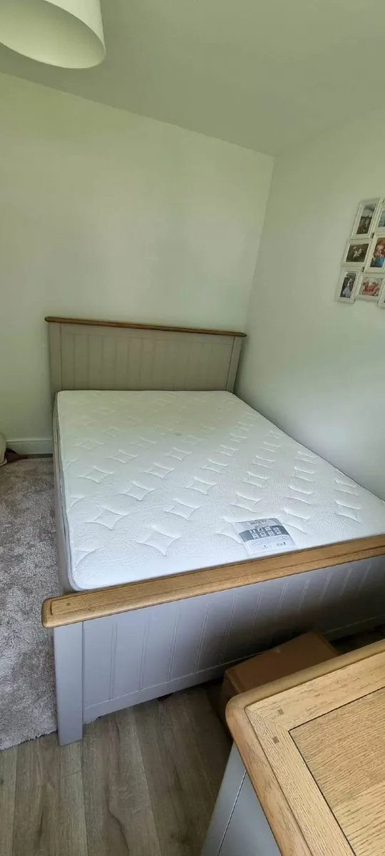 Bed with mattress and chest of drawer - Image 2