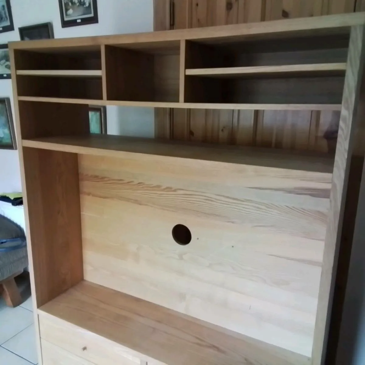 TELEVISION CABINET - Image 3