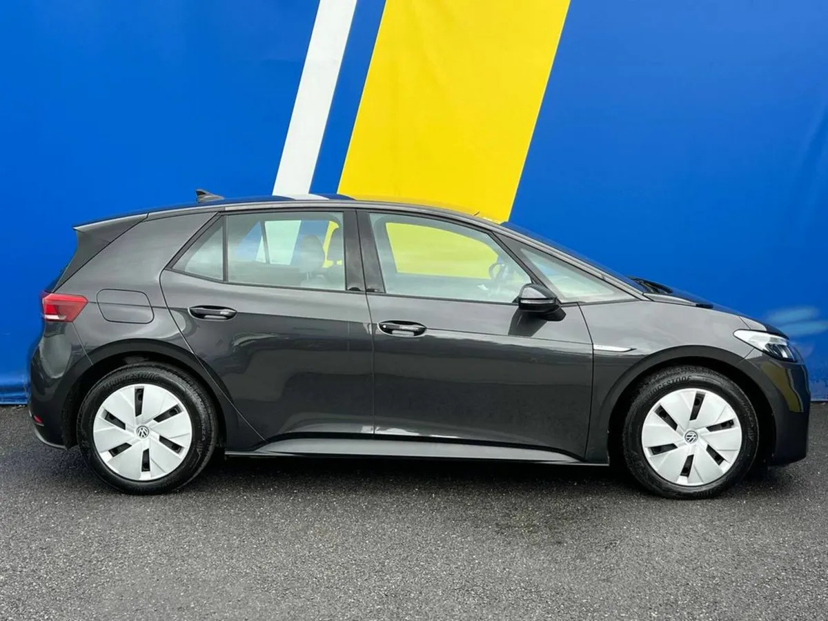 Volkswagen ID.3 LIFE 58KWH // HEATED SEATS // APPL - Image 2