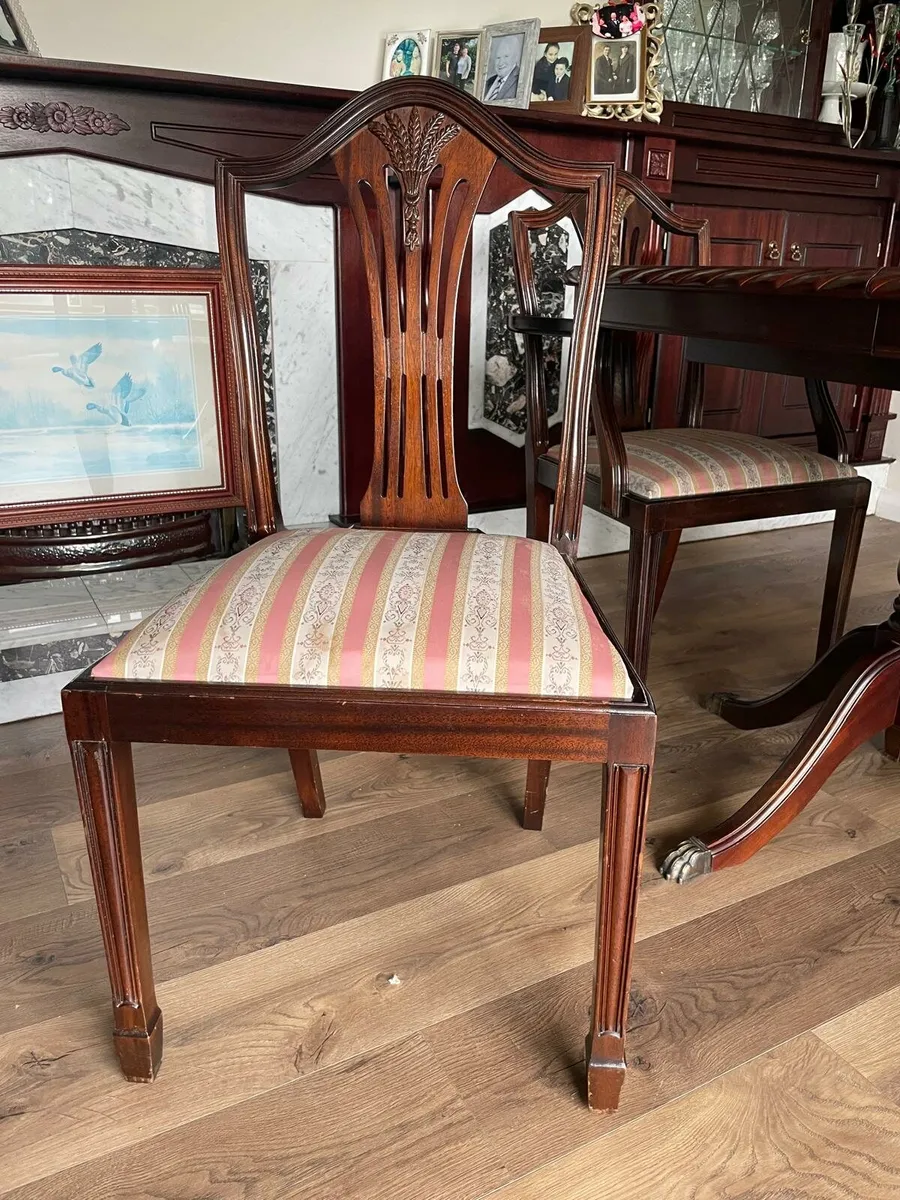 Rossmore Dining table and six chairs - Image 4