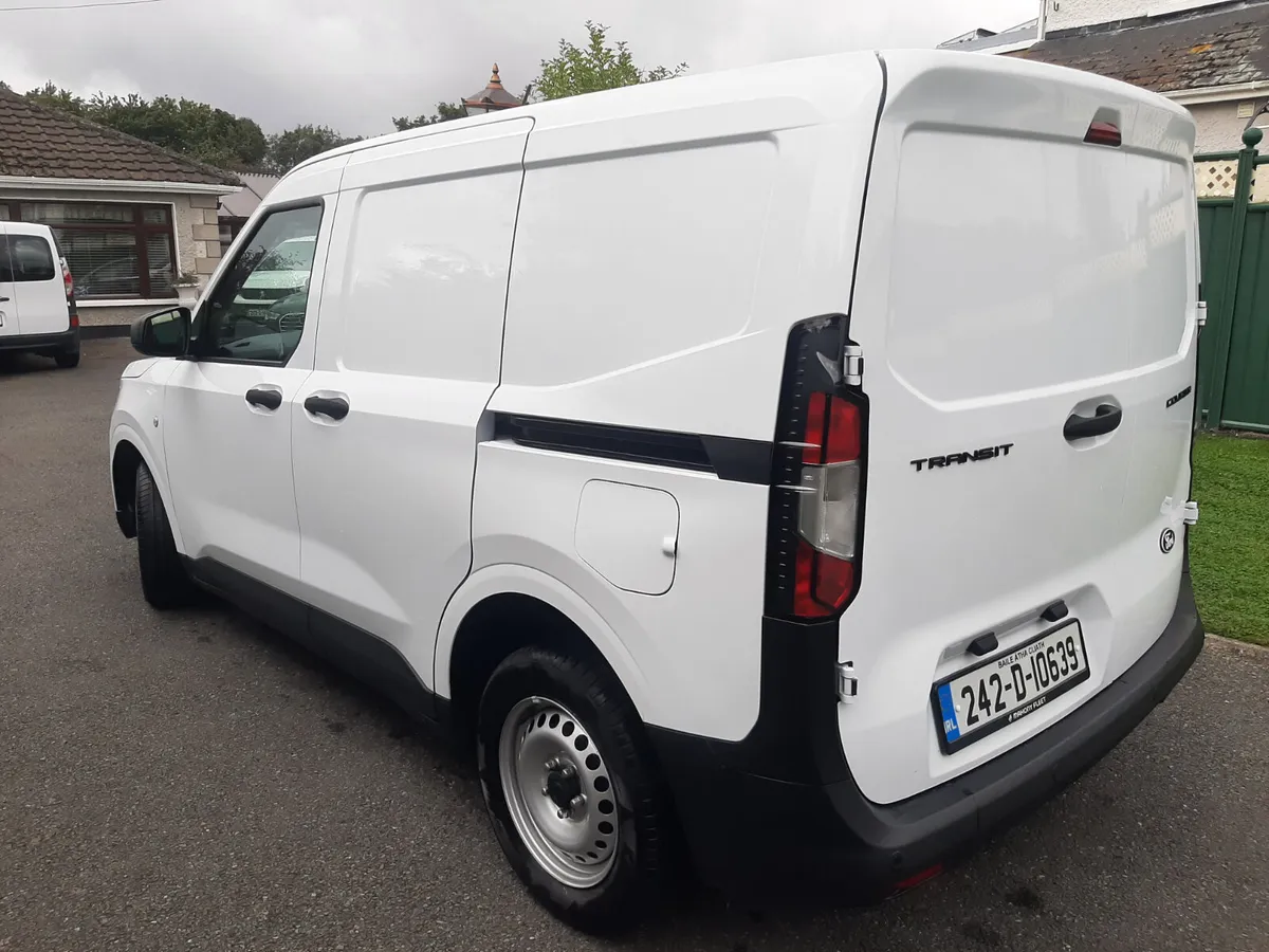 FORD TRANSIT COURIER LEADER 2024 - Image 3