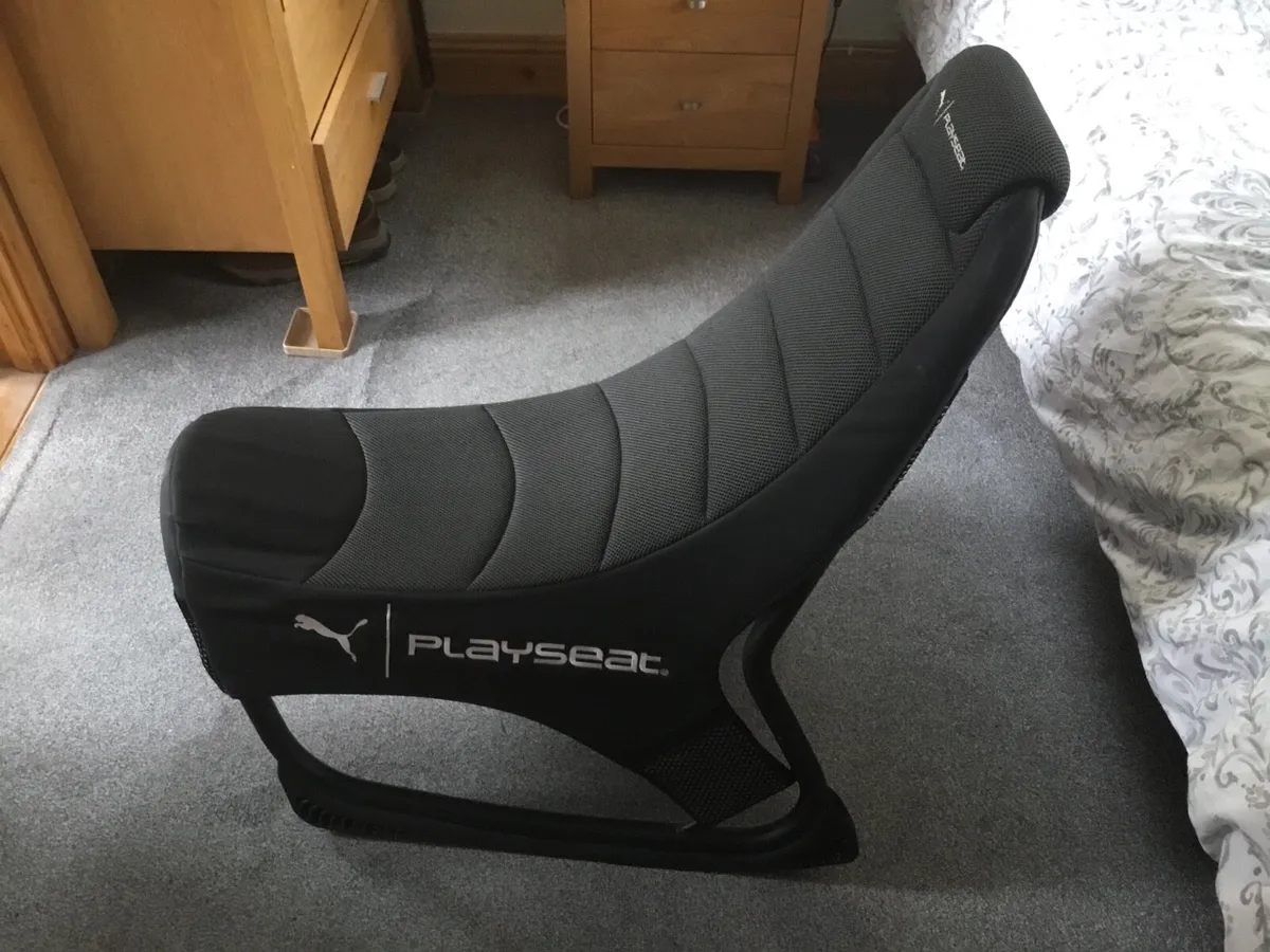 Gaming Chair & Footrest - Image 1