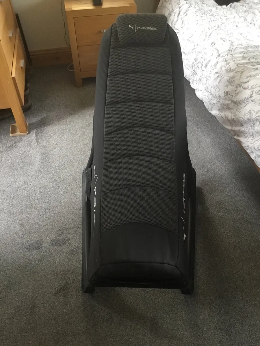 Gaming Chair & Footrest - Image 2