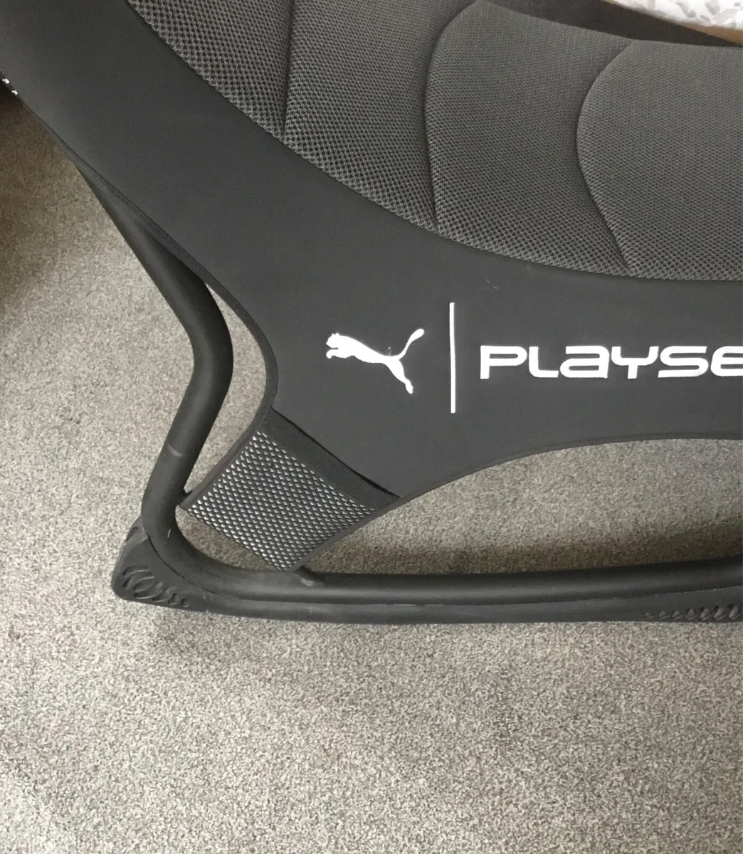 Gaming Chair & Footrest - Image 3