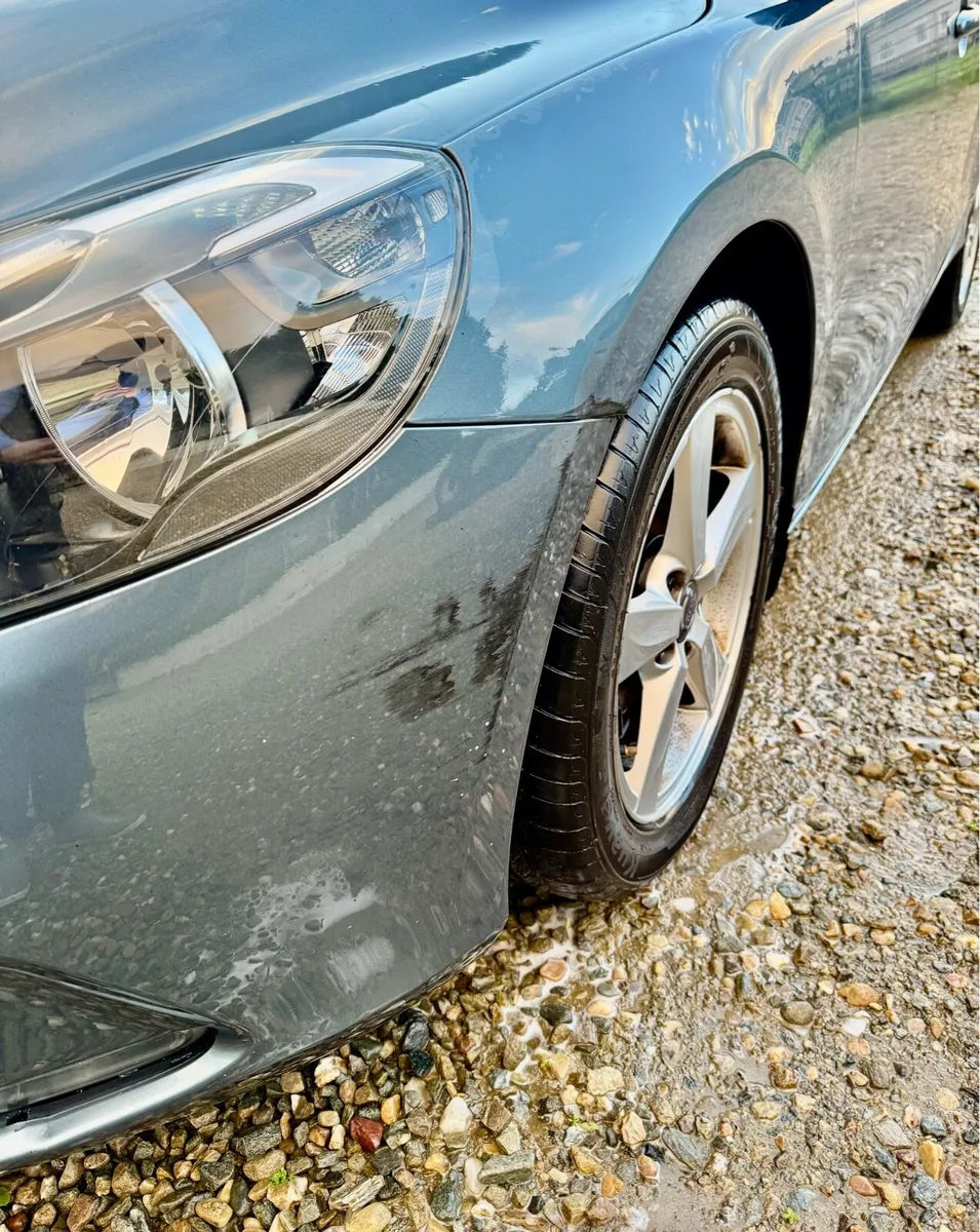 2014 Volvo V40 D2 – Leather – Mechanic Special - Image 3