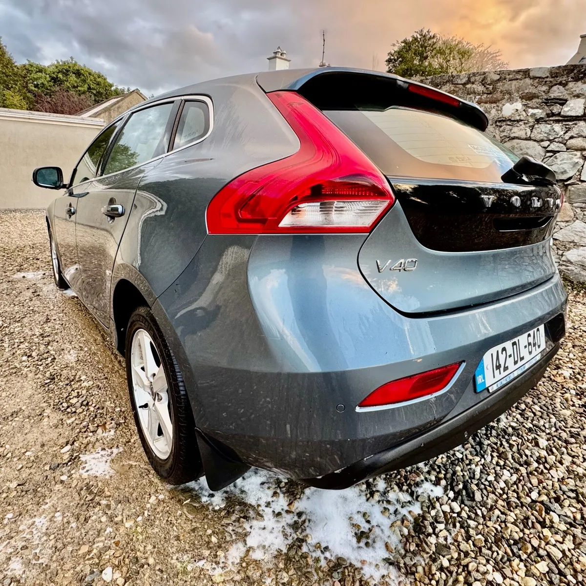 2014 Volvo V40 D2 – Leather – Mechanic Special - Image 4