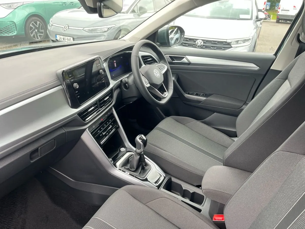 Volkswagen T-Roc Edition 75 1.0 TSI M6F 116HP - Image 3