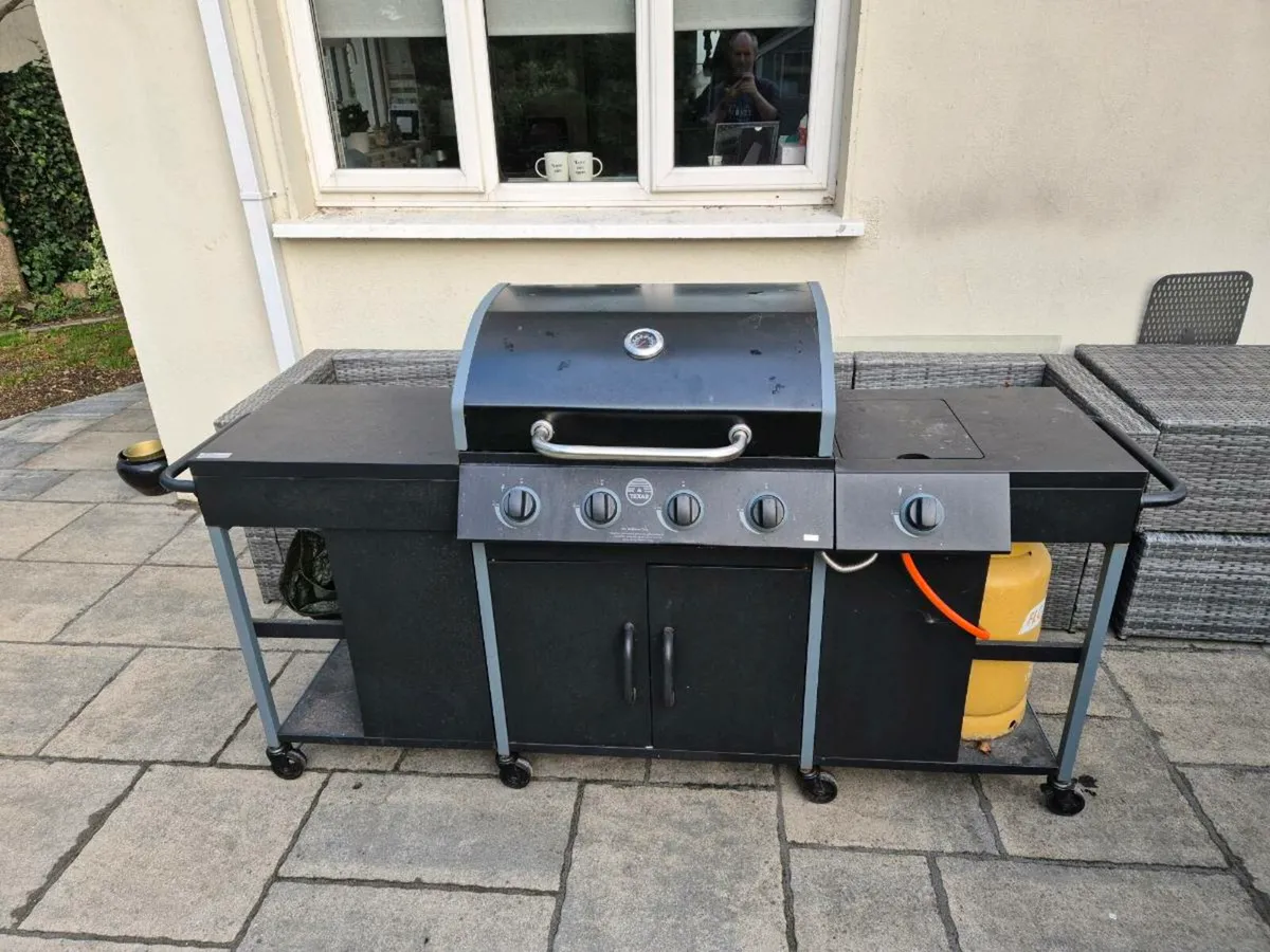 Large Kitchen Barbecue Bargain - Image 1