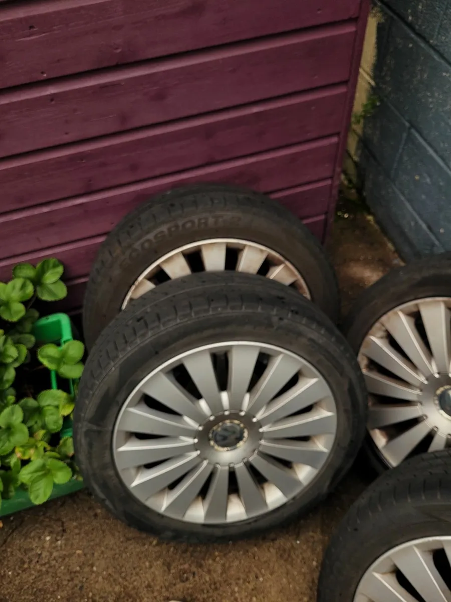 Volkswagen Passat 2008 - Image 1