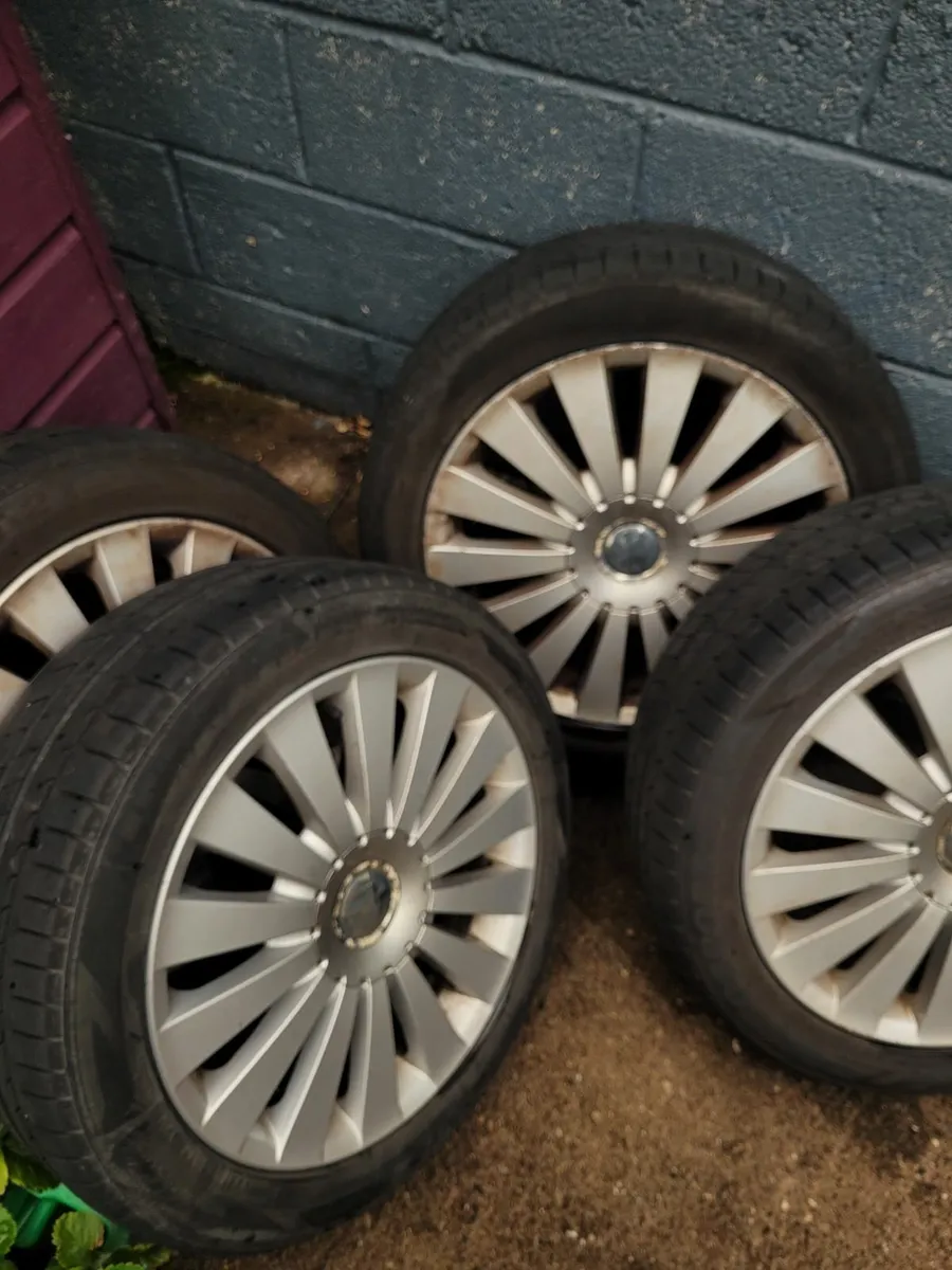 Volkswagen Passat 2008 - Image 2