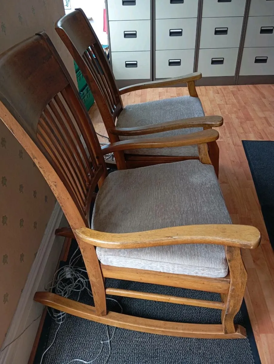 Rocking chair - Image 2