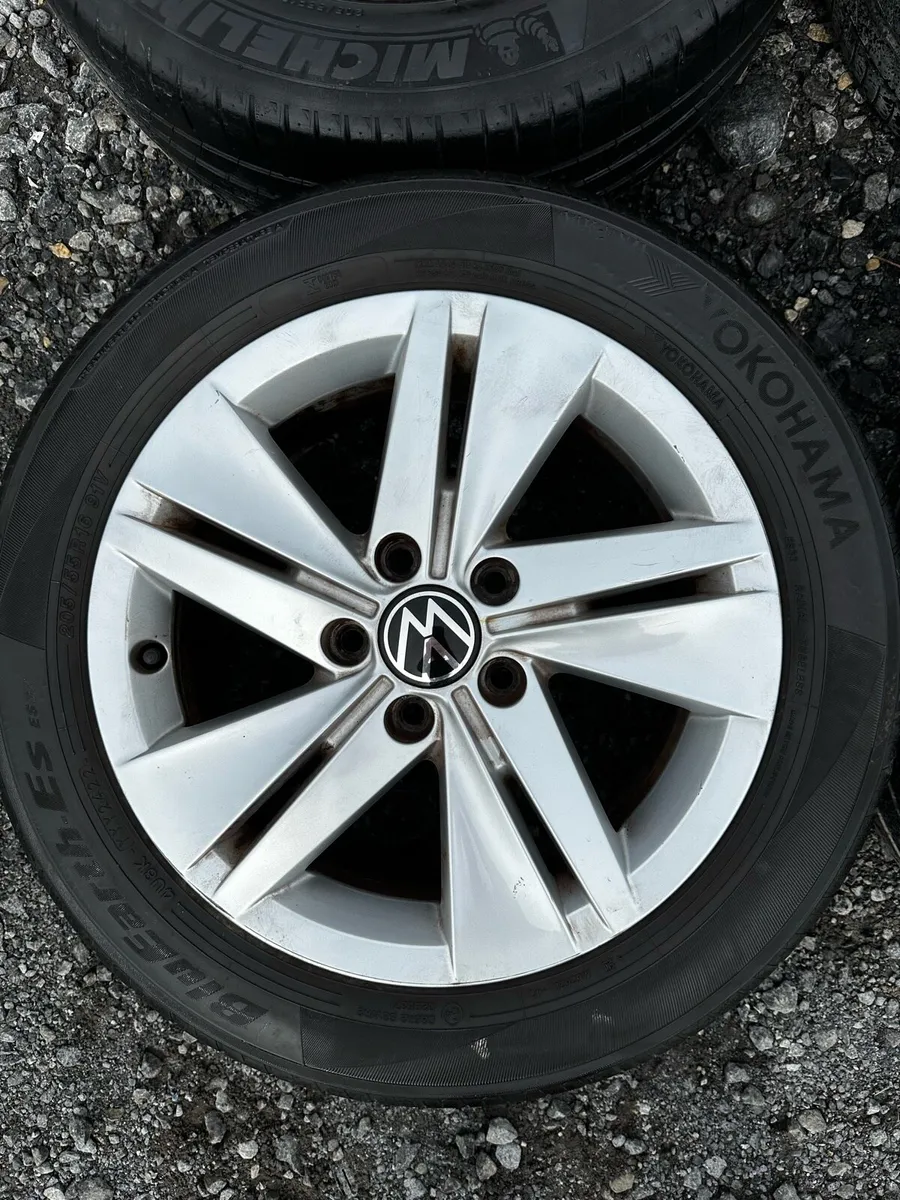 Genuine VW 16” Alloys - Image 2
