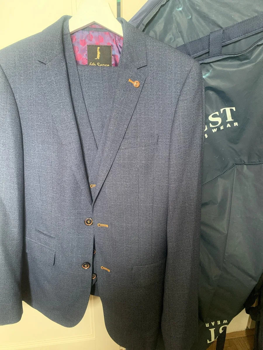 Men’s Suit, Super Condition Size 38R - Image 4