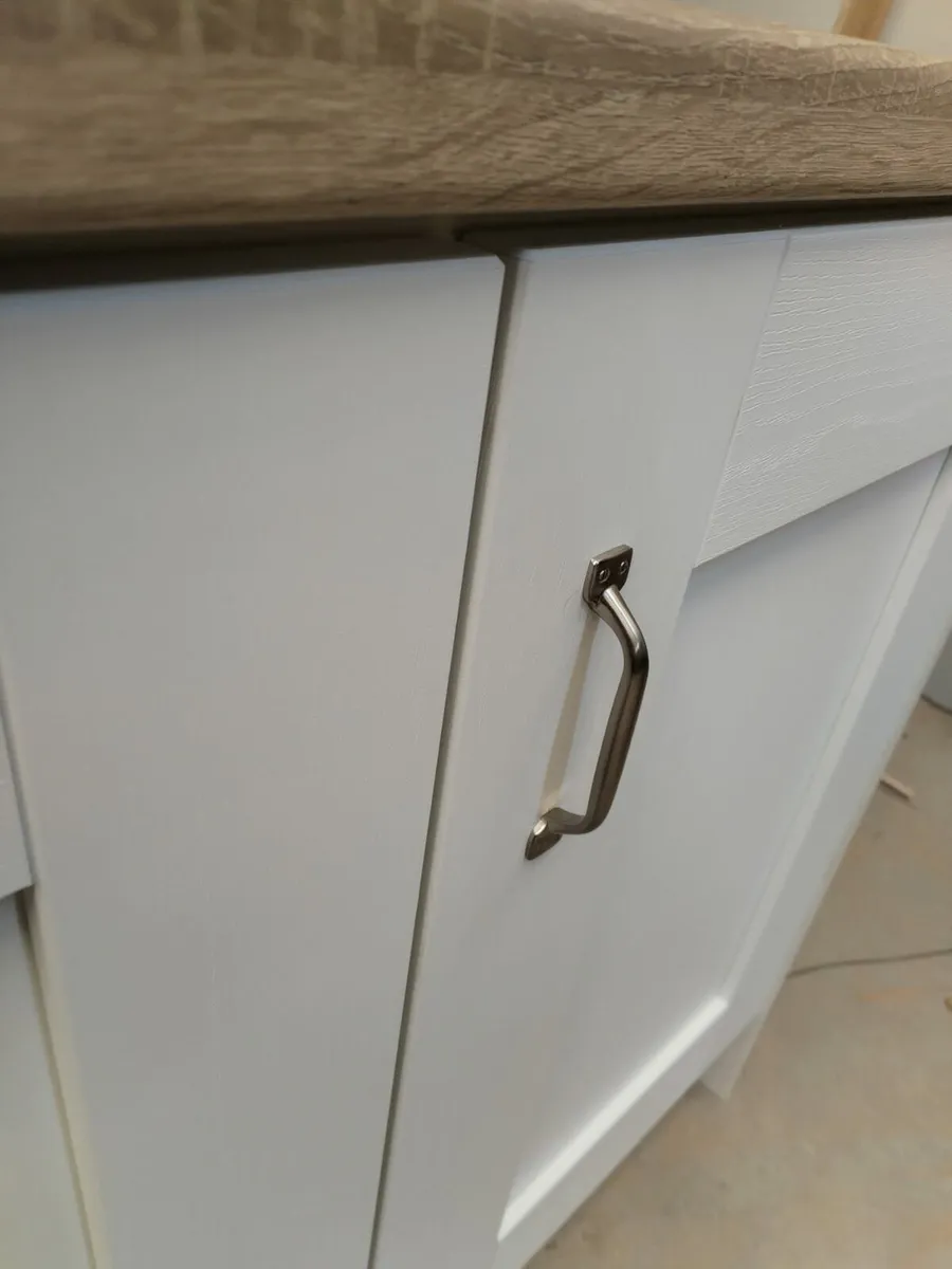 Kitchen island - Image 4