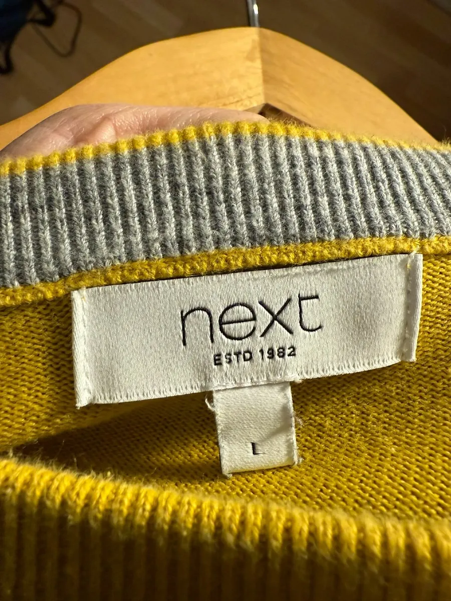 Next Jumper - Image 2