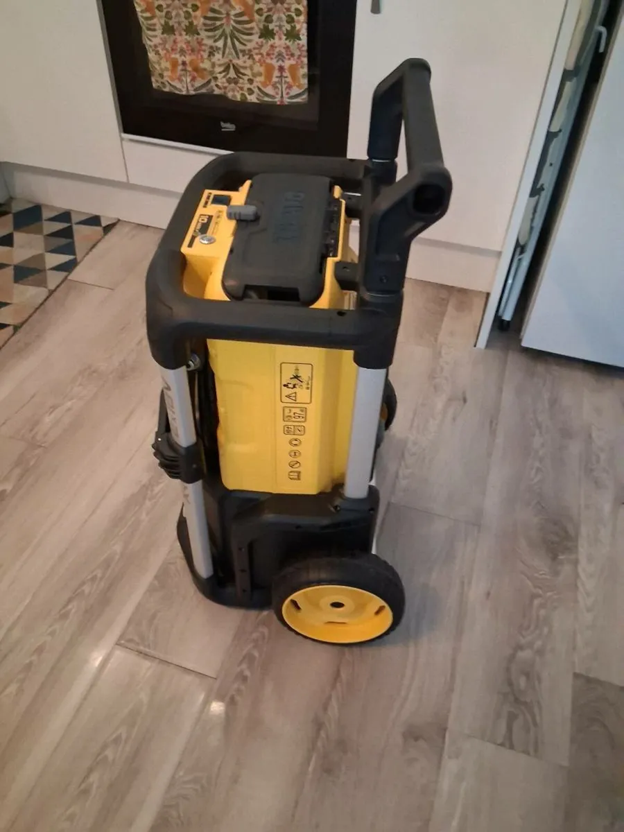 Dewalt battery powered washer - Image 1