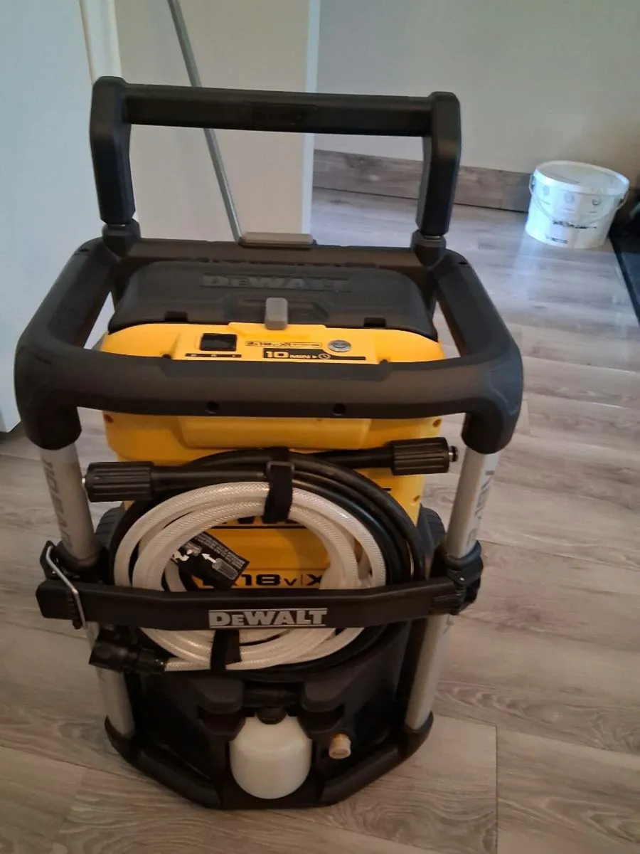 Dewalt battery powered washer - Image 3