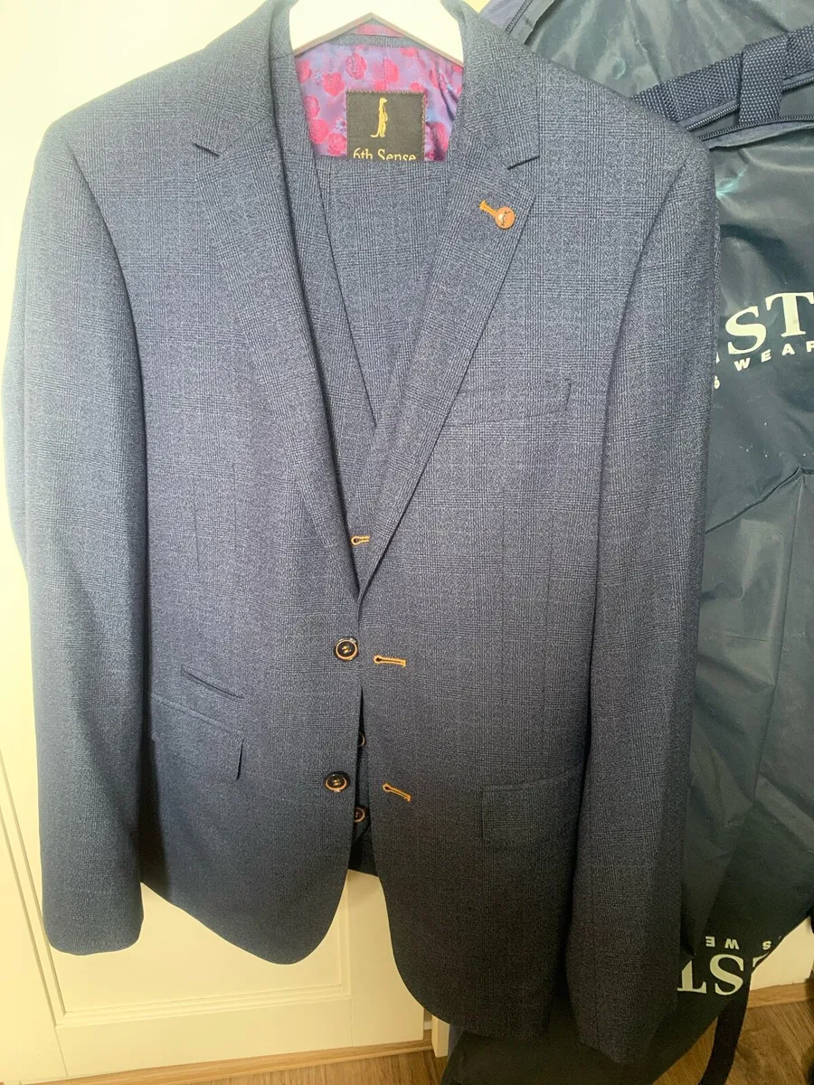 Men’s Suit, Super Condition Size 38R - Image 1