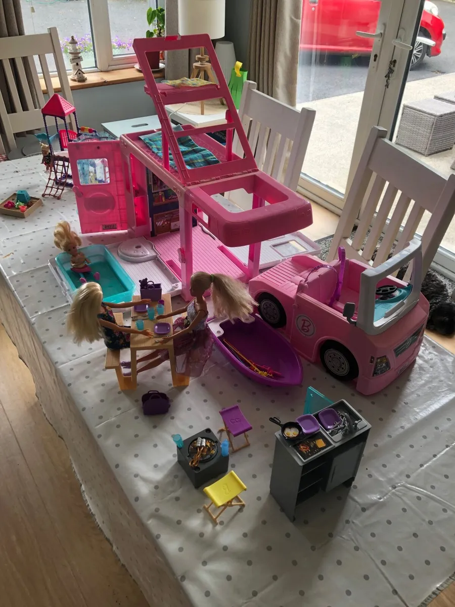 Barbie House with Campervan - Image 2