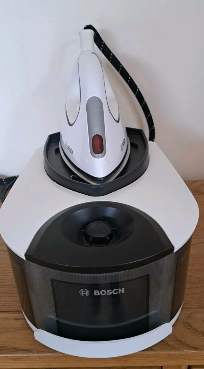 Bosch Steam Iron - Image 2