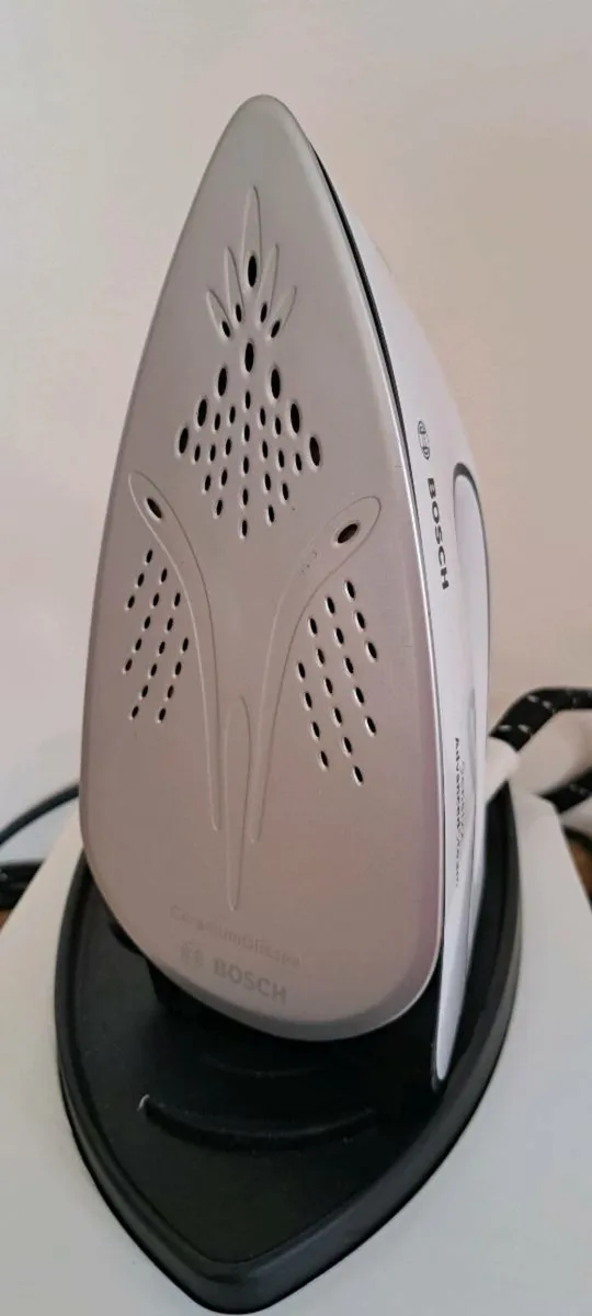 Bosch Steam Iron - Image 3