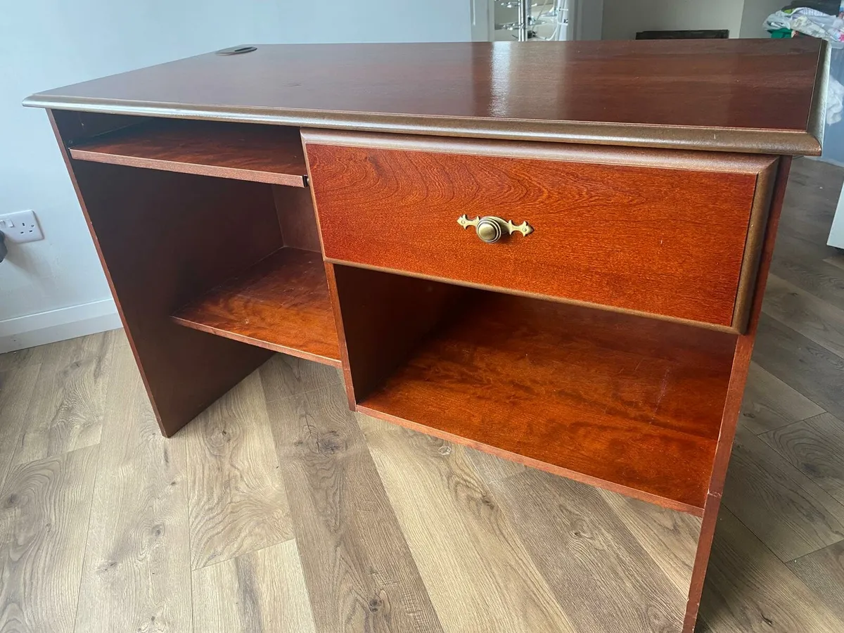 Computer table - Image 2