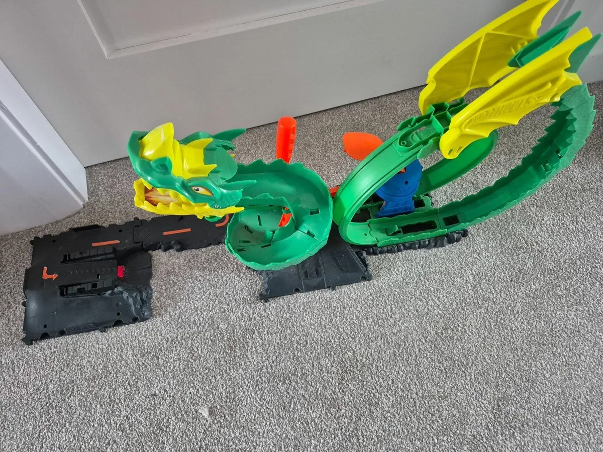 Hot Wheels City Dragon Drive Firefight Playset - Image 2