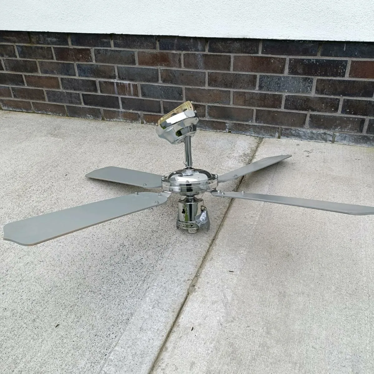 Ceiling fan - Image 1