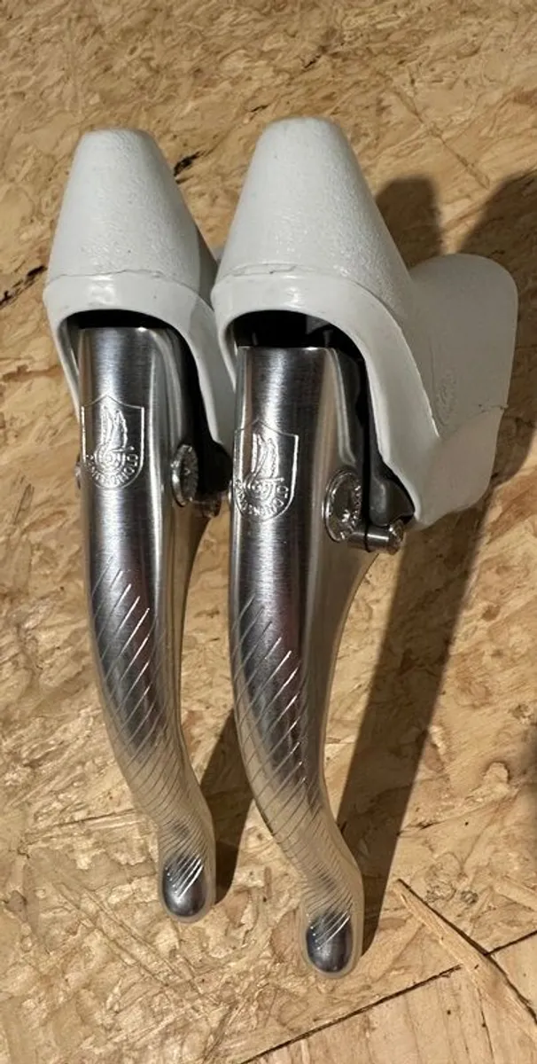 Campagnolo Record brake levers - Image 1