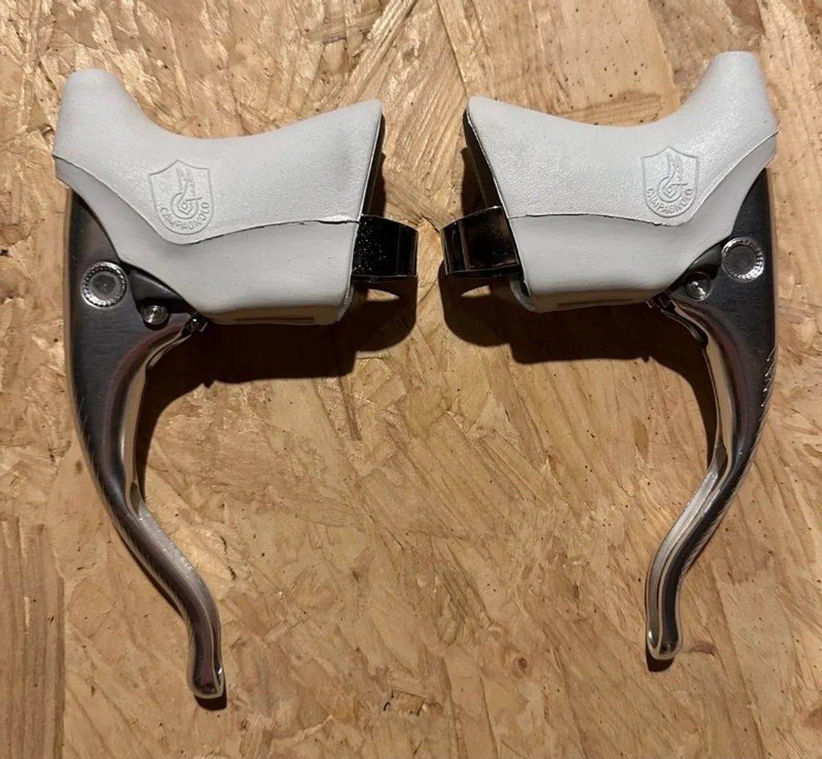 Campagnolo Record brake levers - Image 2