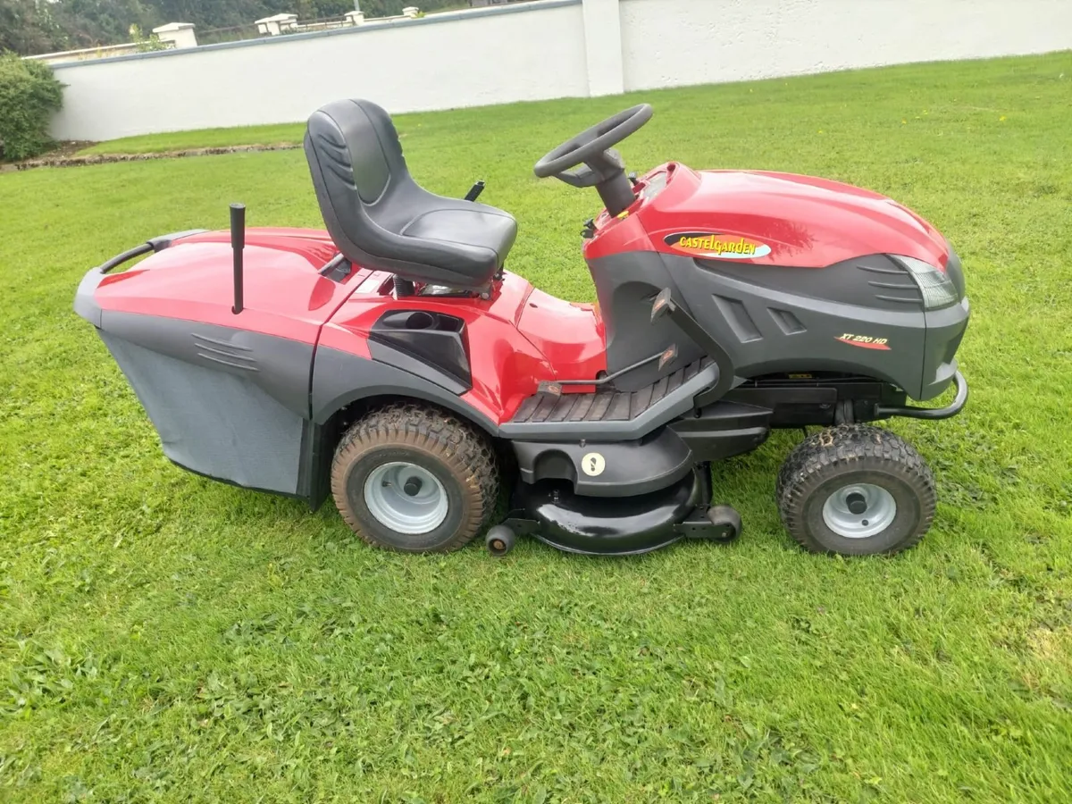 Castlegarden Ride On Lawnmower - Image 1
