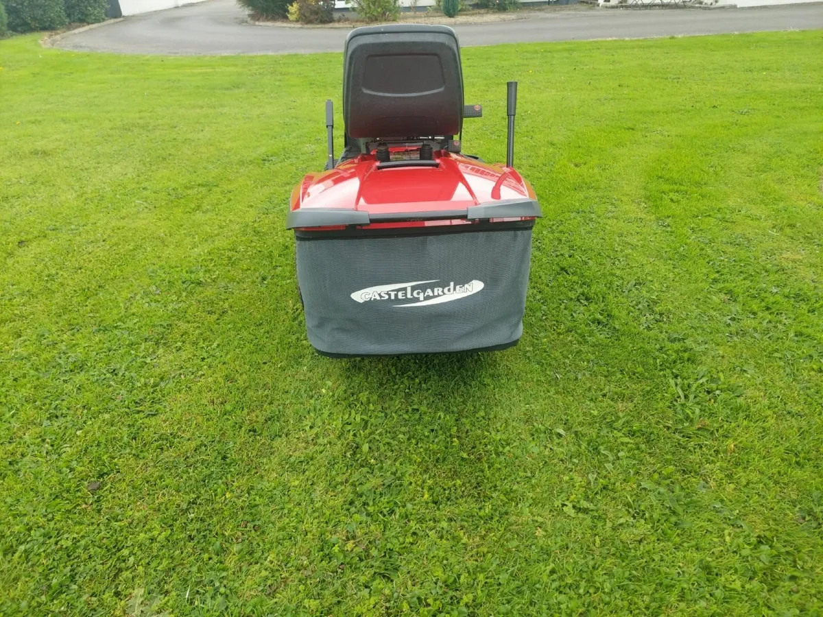 Castlegarden Ride On Lawnmower - Image 3