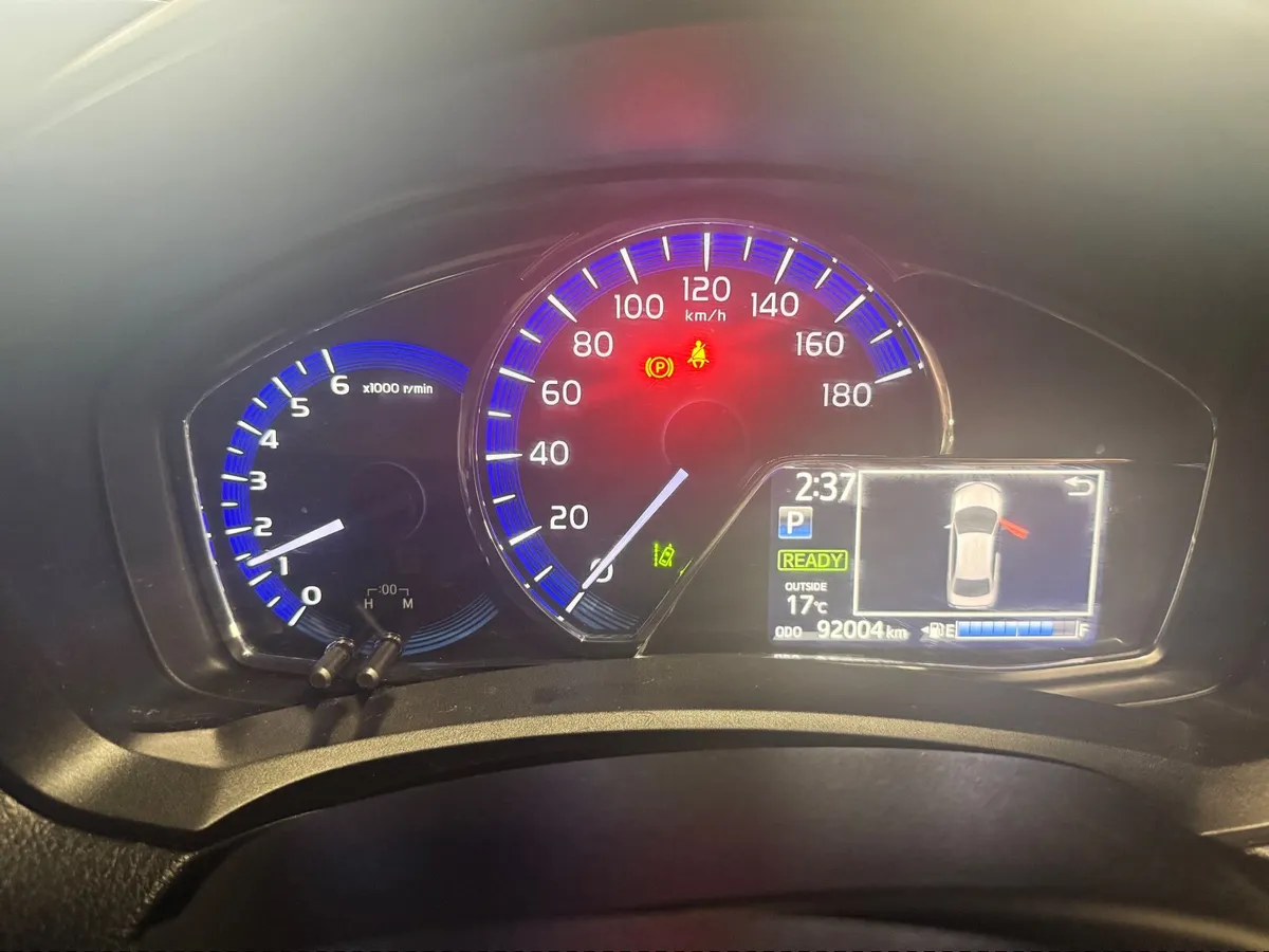 Toyota Corolla 2015 - Image 3