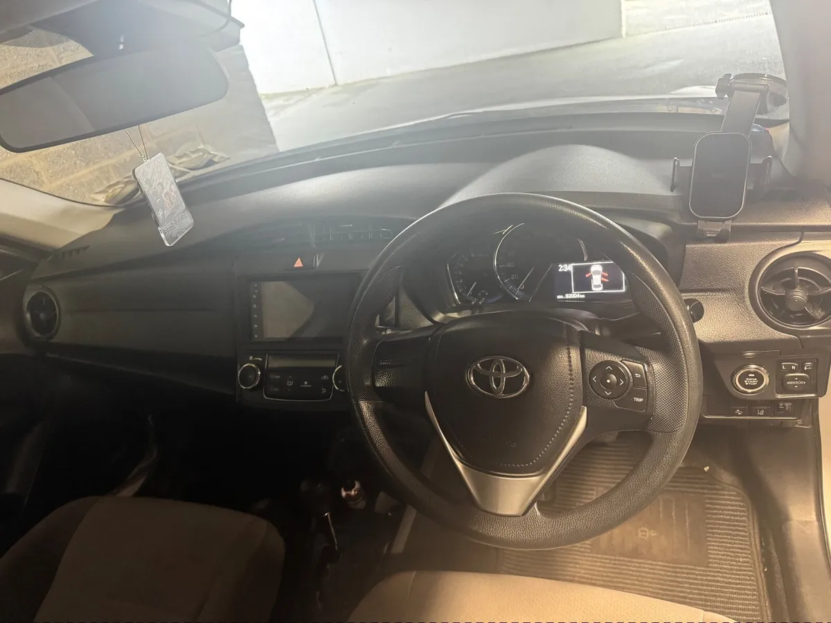 Toyota Corolla 2015 - Image 4