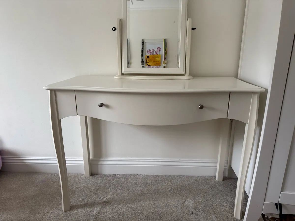 Dressing Table - Image 1