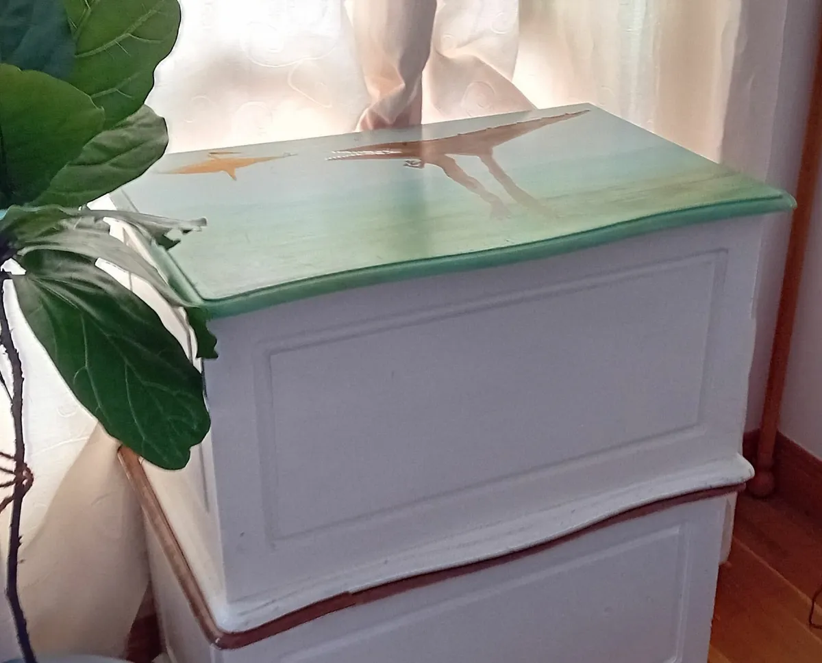 Solid wood chest, could be sanded or re-painted - Image 2