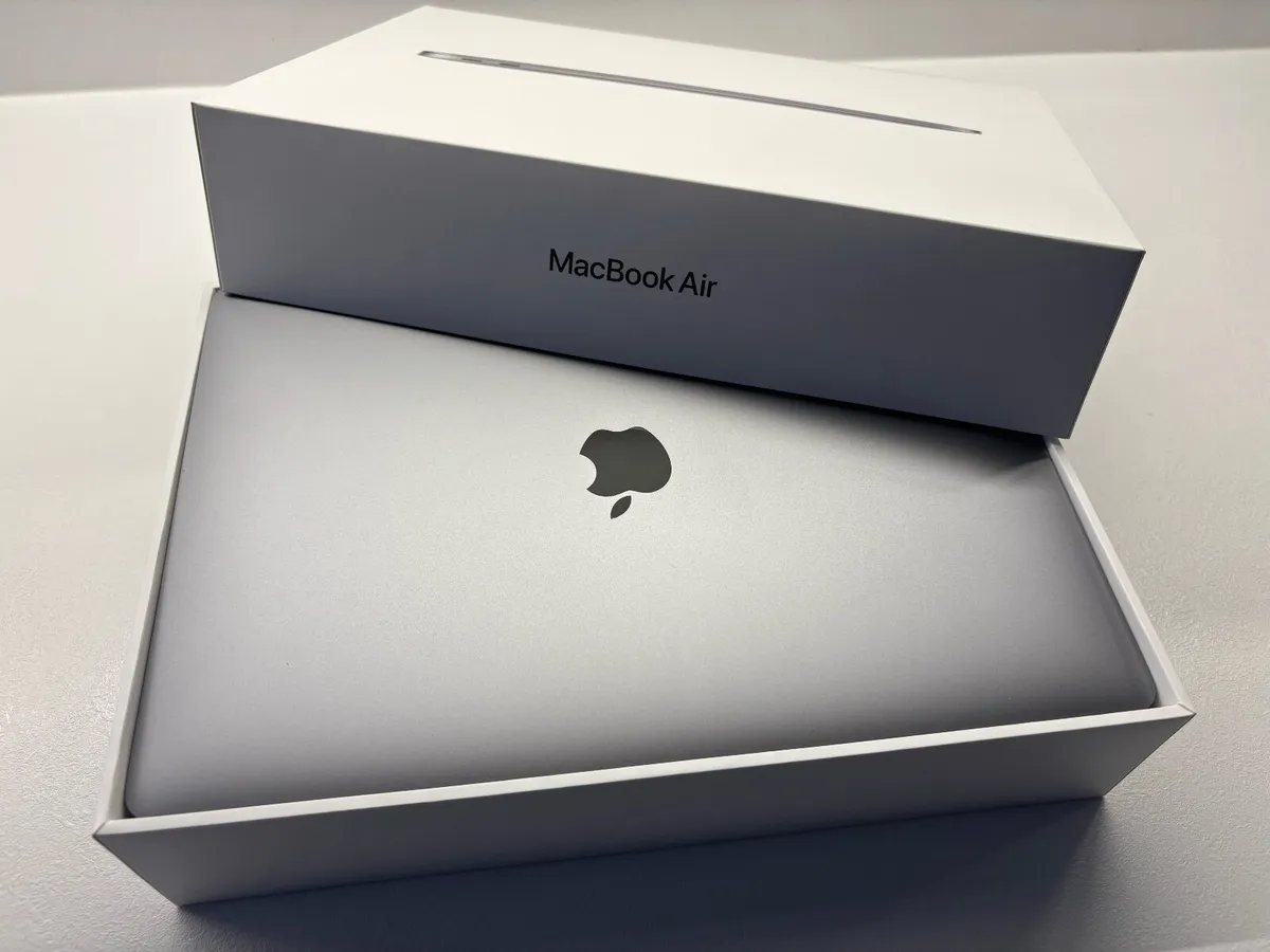 Like-New M1 MacBook Air 13” – 99% Battery&Extras! - Image 1