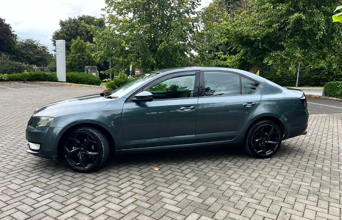 Skoda Octavia 2015 1.6 TDI new nct 4/27 tax 10/25 - Image 4